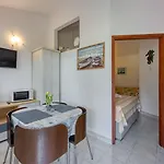 Mikelic Stara Pensión 3*