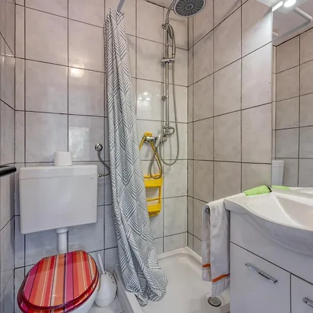 Mikelic Stara 3*